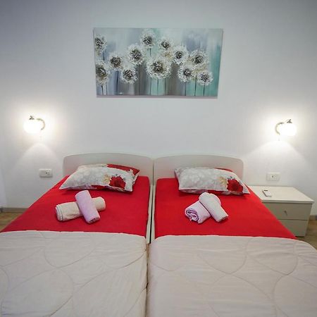Апартаменты Studio Apartman M&F Сплит Экстерьер фото