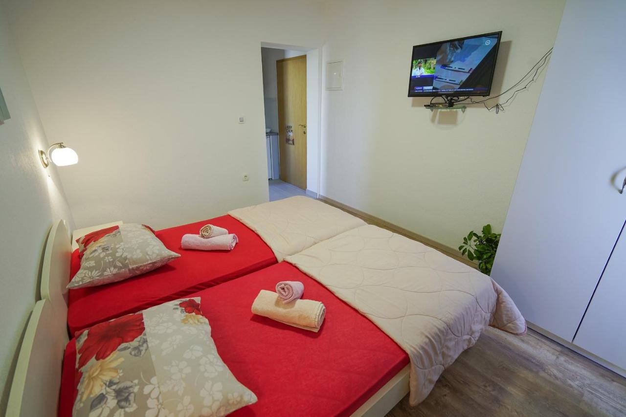 Апартаменты Studio Apartman M&F Сплит Экстерьер фото
